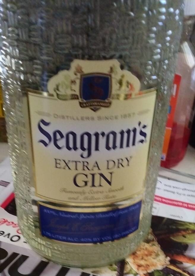 SEAGRAM'S EXTRA DRY GIN