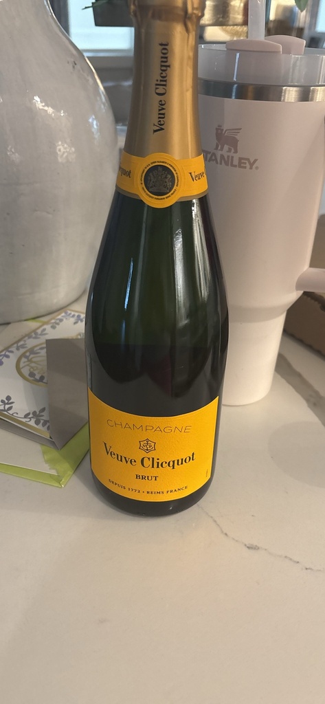 VEUVE CLICQUOT BRUT YELLOW LABEL :CHAMPAGNE