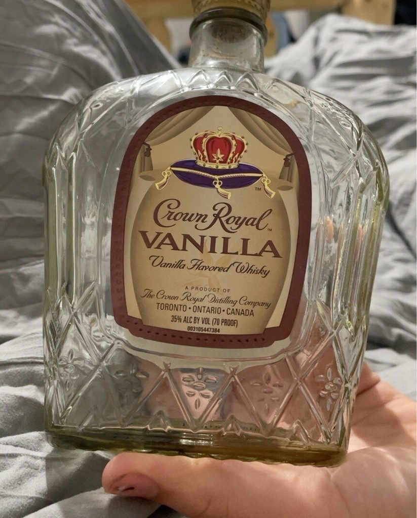CROWN ROYAL VANILLA ? 750 MIL