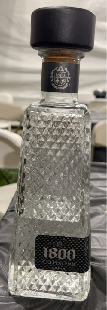 1800 CRISTALINO ANEJO 750 MIL